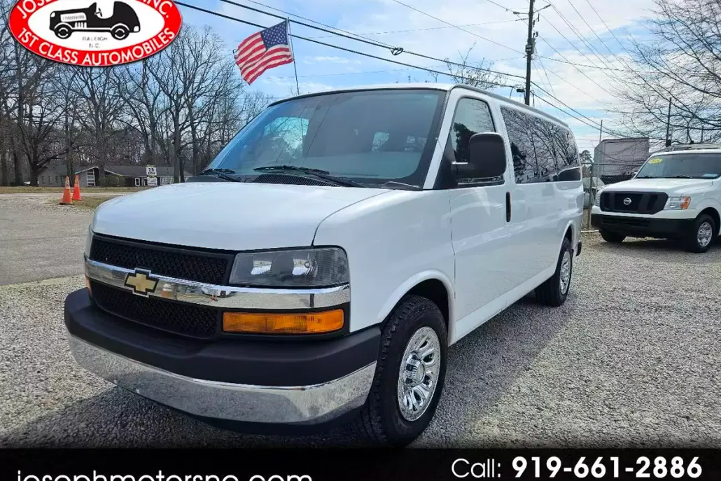 2014 Chevrolet Express LT 1500 photo 1