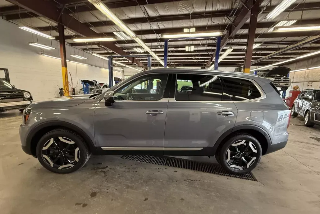 2024 Kia Telluride S photo 1