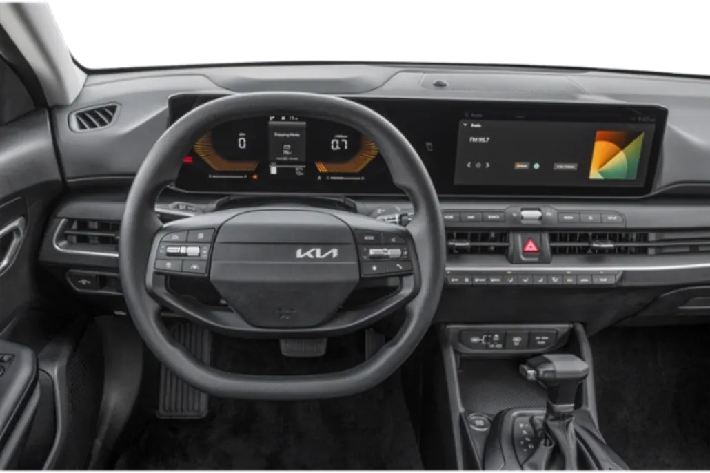 2025 Kia K4 LX photo 3