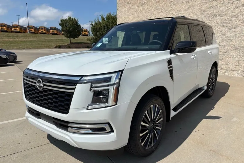 2026 Nissan Armada Platinum Reserve photo 1