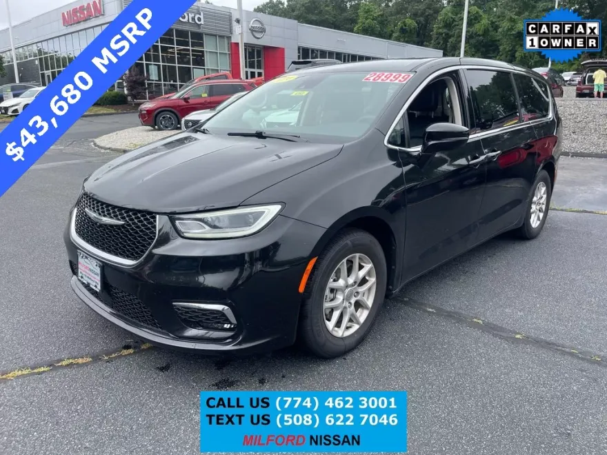 2024 Chrysler Pacifica Touring L photo 1
