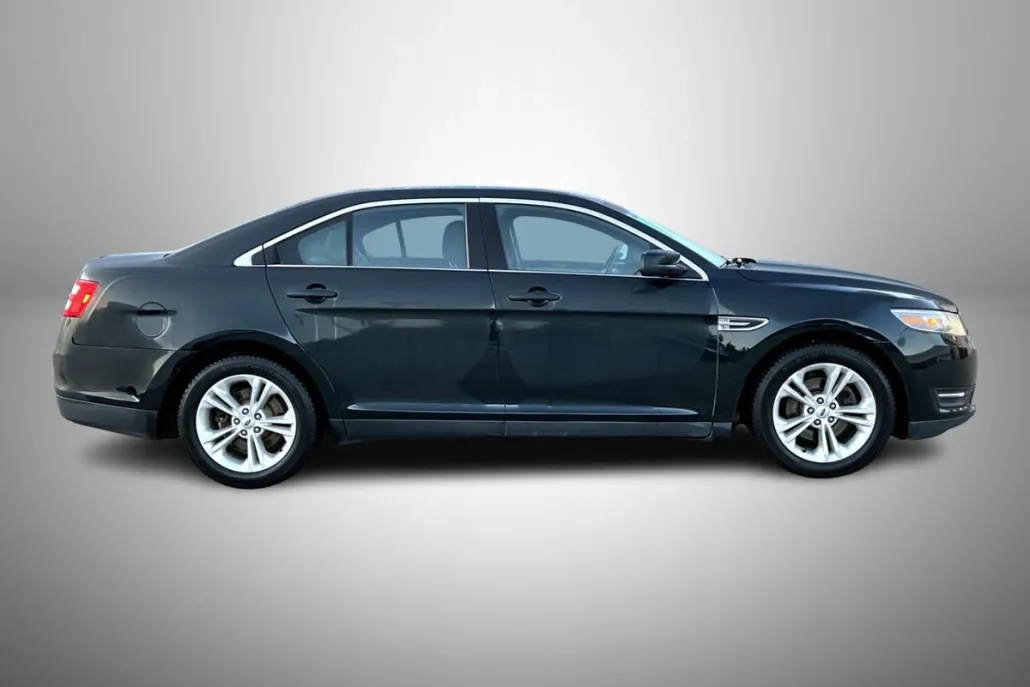 2014 Ford Taurus SEL photo 1