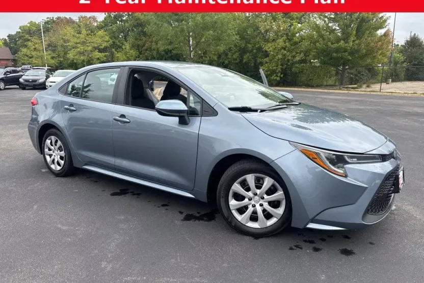 2022 Toyota Corolla LE photo 1