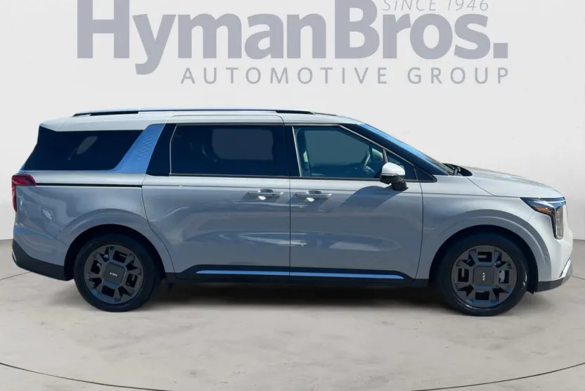 2025 Kia Carnival SX photo 1