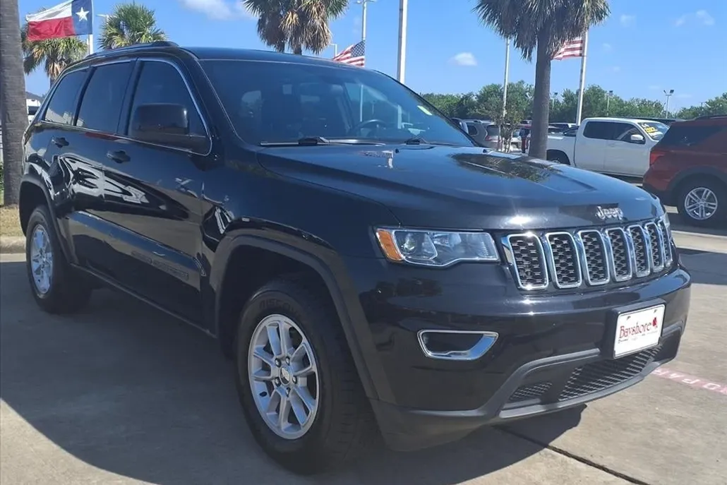 2020 Jeep Grand Cherokee Laredo photo 1
