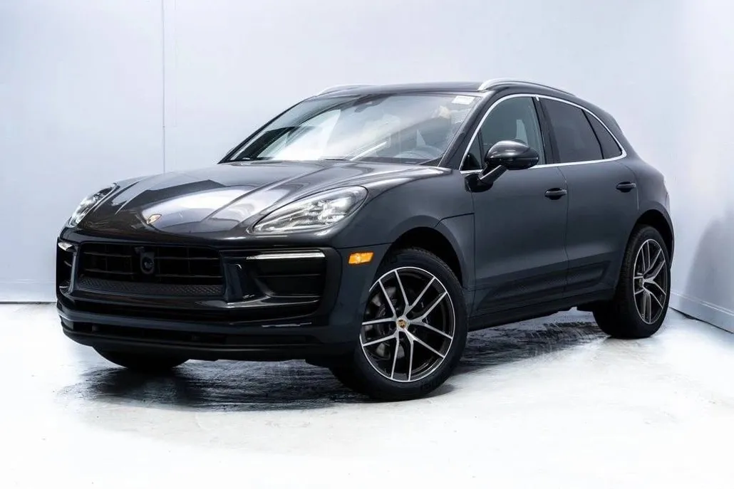 2025 Porsche Macan S photo 1
