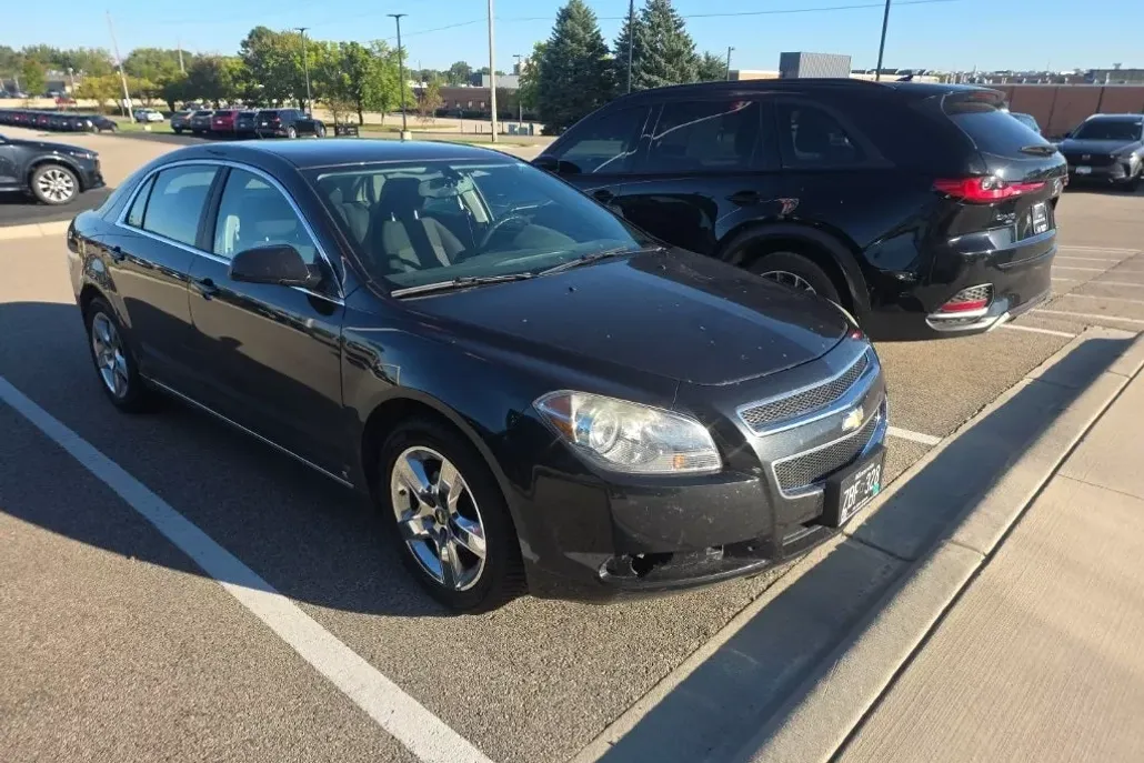 2009 Chevrolet Malibu 1LT photo 1