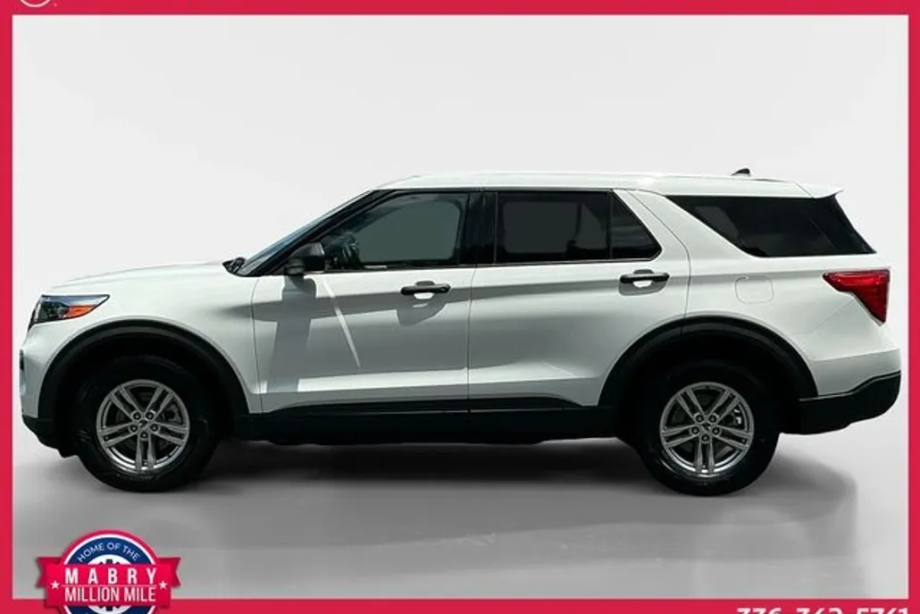 2022 Ford Explorer Base photo 1