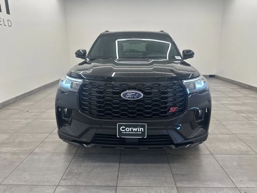 2025 Ford Explorer ST photo 1
