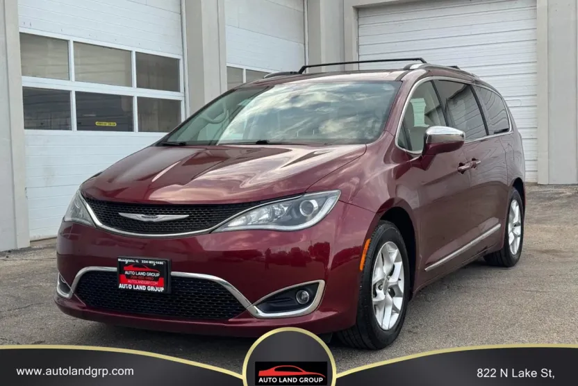 2020 Chrysler Pacifica Limited photo 1