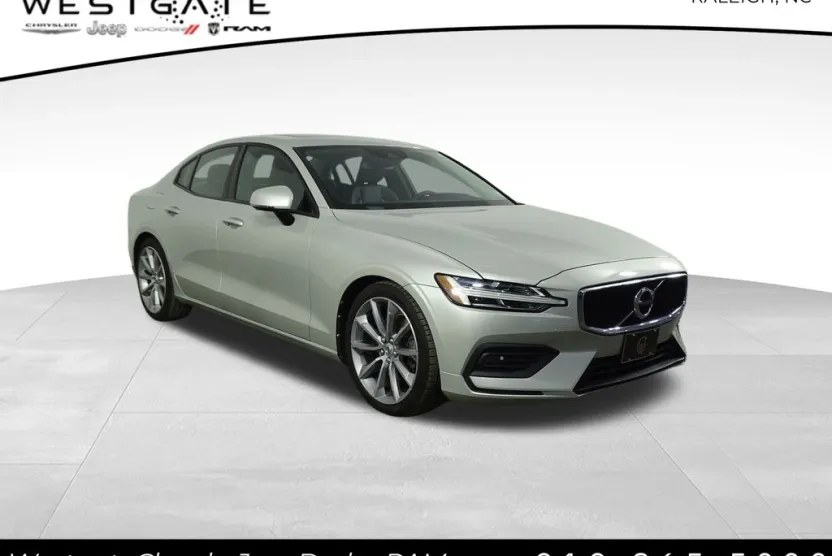 2019 Volvo S60 T5 Momentum photo 1