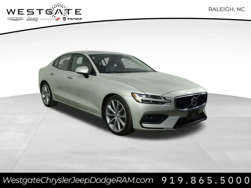 2019 Volvo S60 T5 Momentum photo 1
