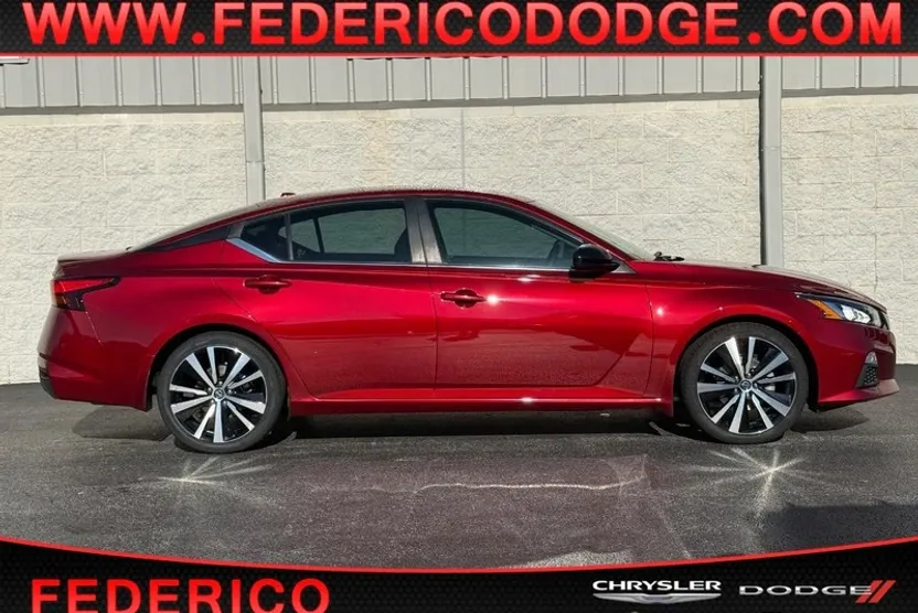 2020 Nissan Altima 2.5 SR photo 1