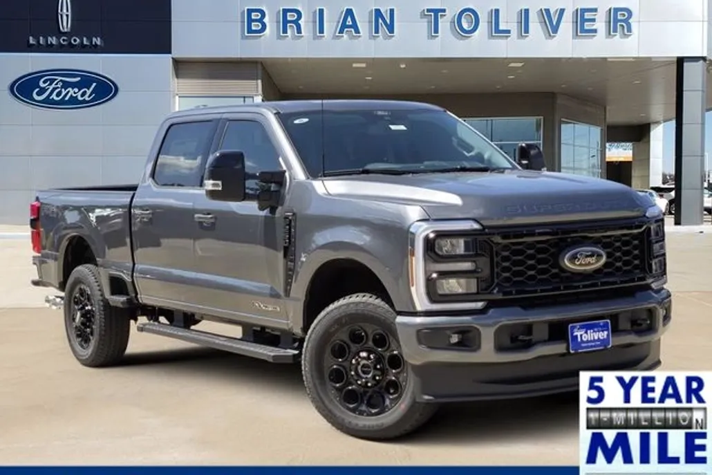 2026 Ford F-250 Lariat photo 1