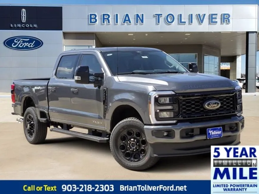 2026 Ford F-250 Lariat photo 1