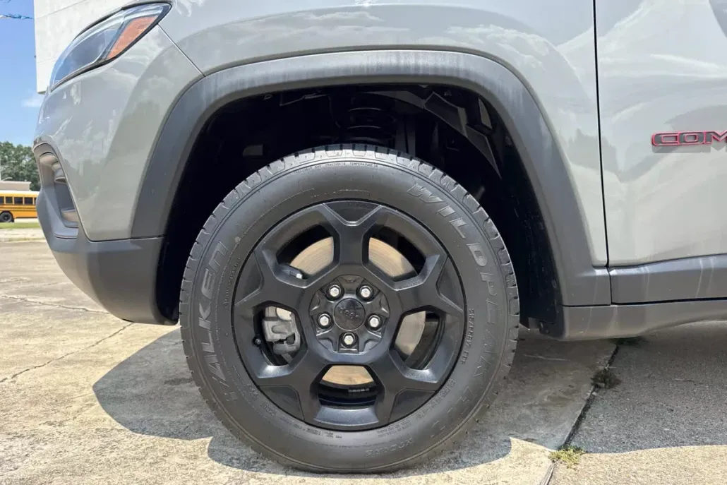 2023 Jeep Compass Trailhawk photo 1