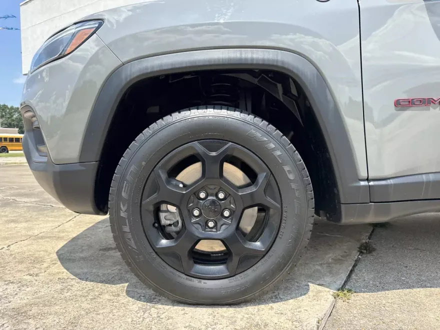 2023 Jeep Compass Trailhawk photo 1