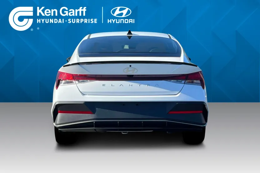 2025 Hyundai Elantra SEL Sport photo 1