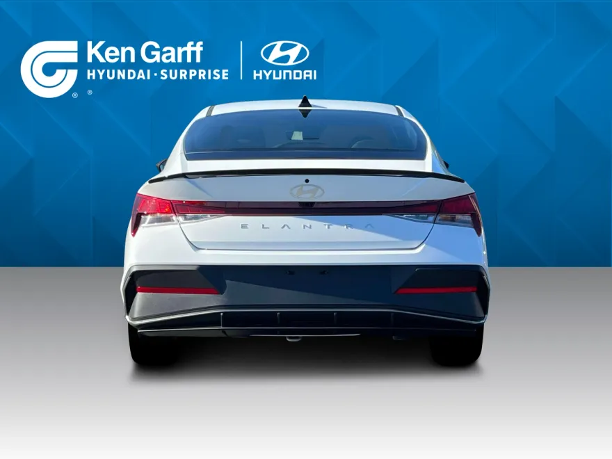 2025 Hyundai Elantra SEL Sport photo 1