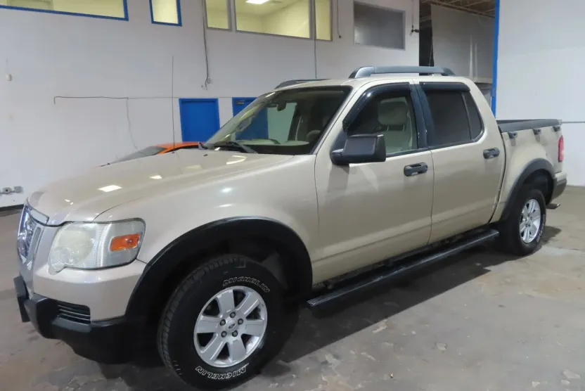 2007 Ford Explorer Sport Trac XLT photo 1