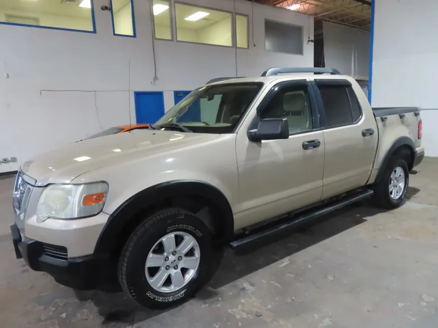 2007 Ford Explorer Sport Trac XLT photo 1