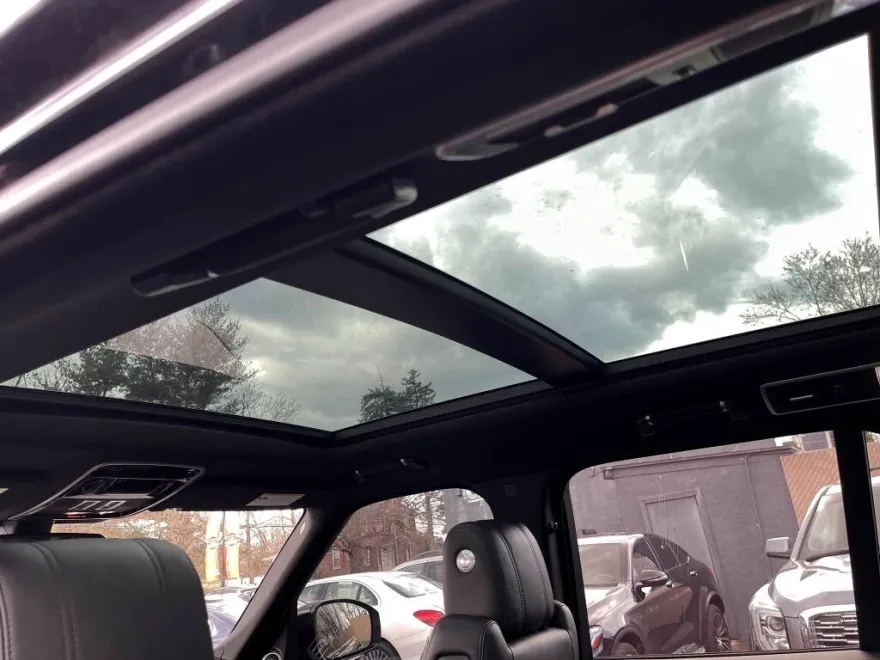 2016 Land Rover Range Rover SuperCharged photo 1