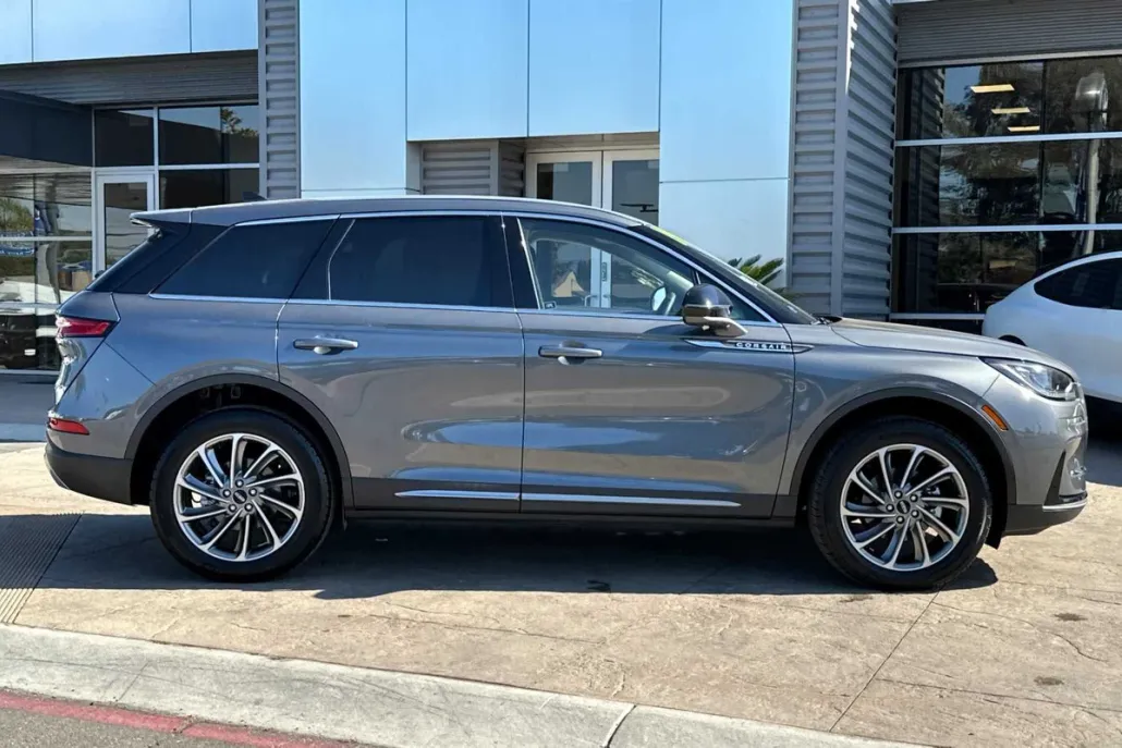 2024 Lincoln Corsair Premiere photo 1