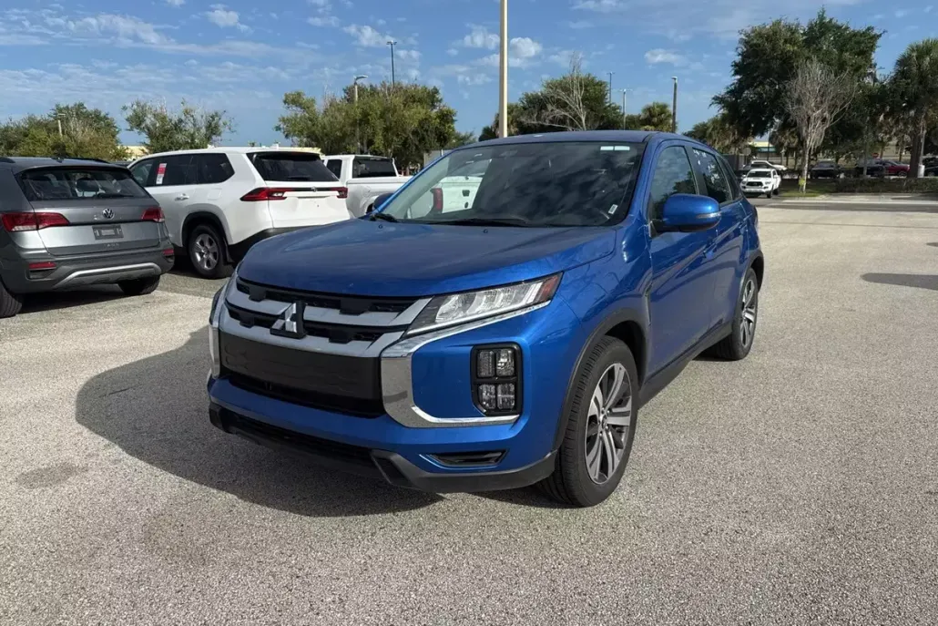 2024 Mitsubishi Outlander Sport SE photo 1