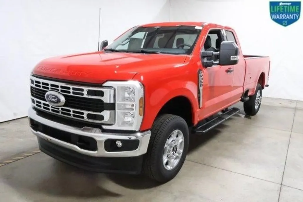 2025 Ford F-350 XLT photo 1