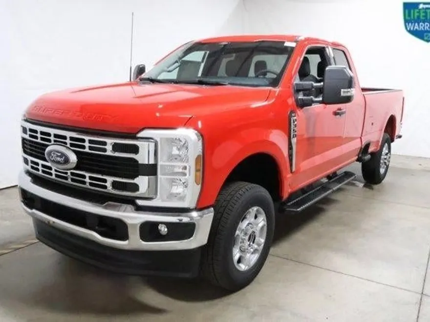 2025 Ford F-350 XLT photo 1