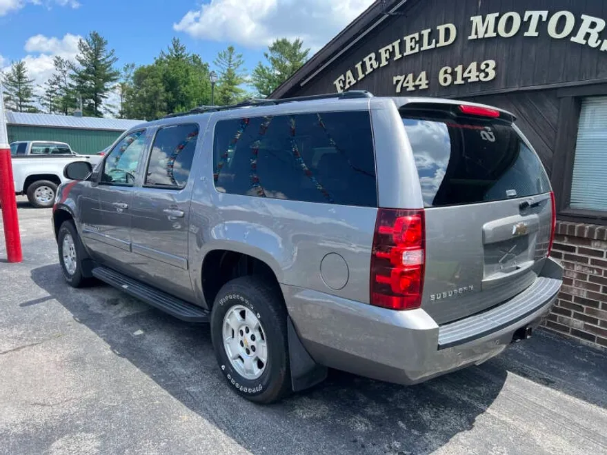 2009 Chevrolet Suburban LT photo 1