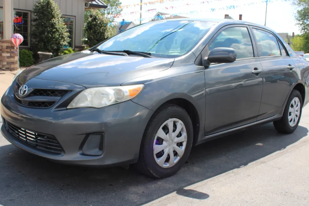 2011 Toyota Corolla photo 1