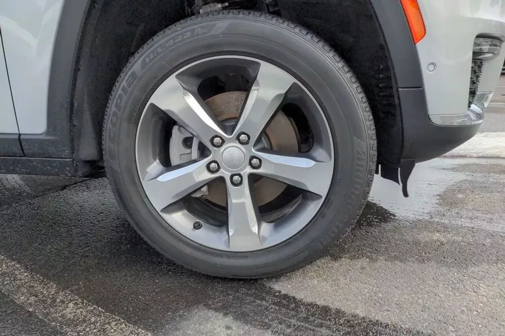 2025 Jeep Grand Cherokee Limited photo 1