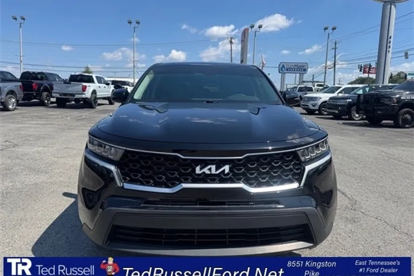 2022 Kia Sorento LX photo 1