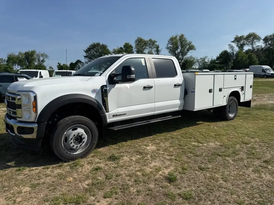 2024 Ford F-550 XL photo 1