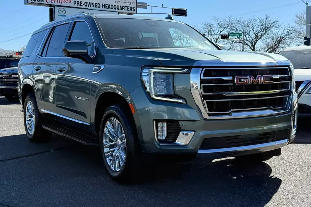 2023 Gmc Yukon SLT photo 1