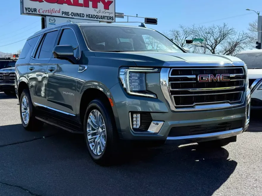 2023 Gmc Yukon SLT photo 1