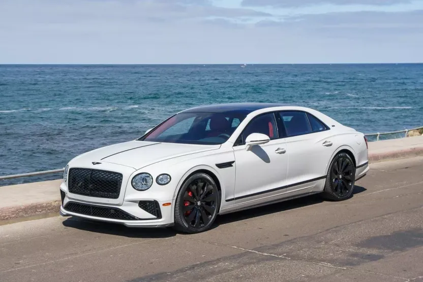 2025 Bentley Flying Spur photo 1
