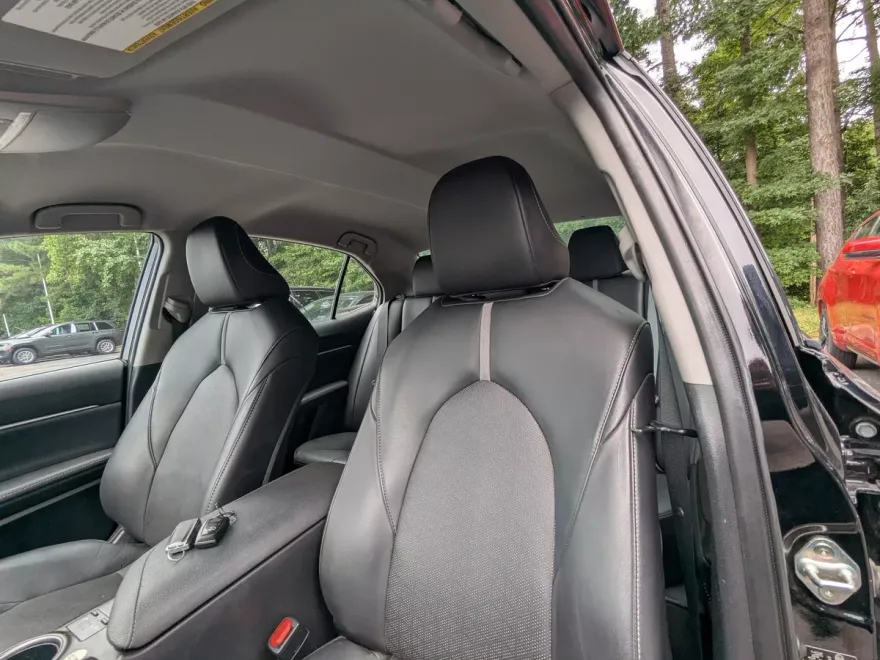 2023 Toyota Camry XSE photo 1