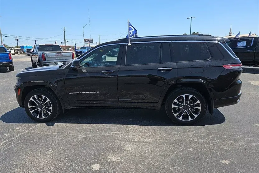2021 Jeep Grand Cherokee Overland photo 1