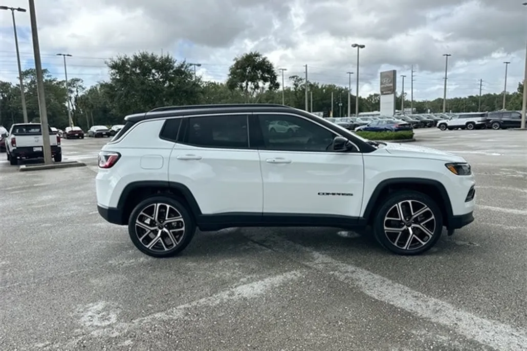 2025 Jeep Compass Limited photo 1