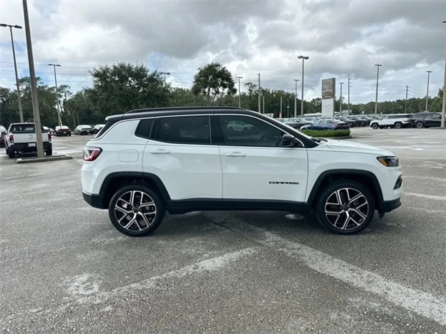 2025 Jeep Compass Limited photo 1