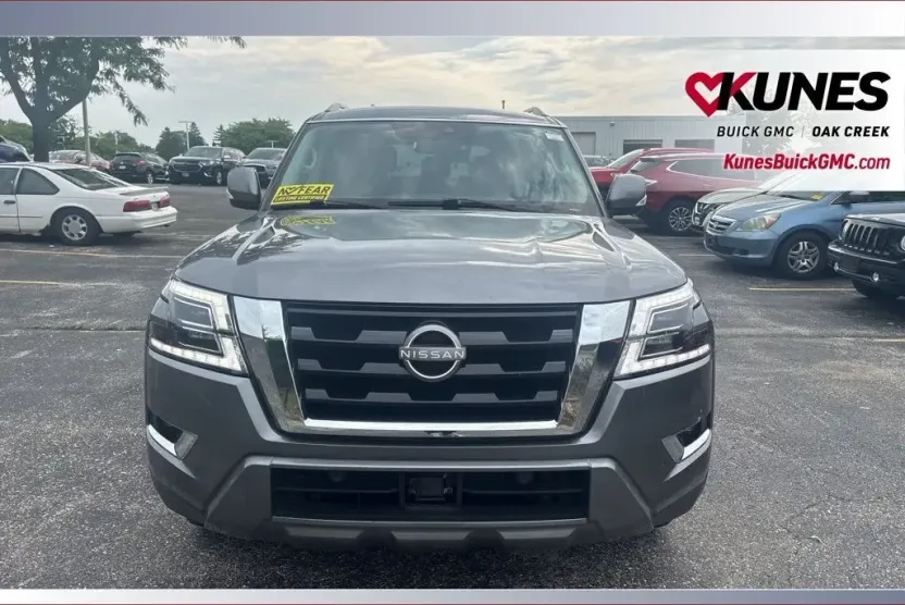 2023 Nissan Armada SV photo 1