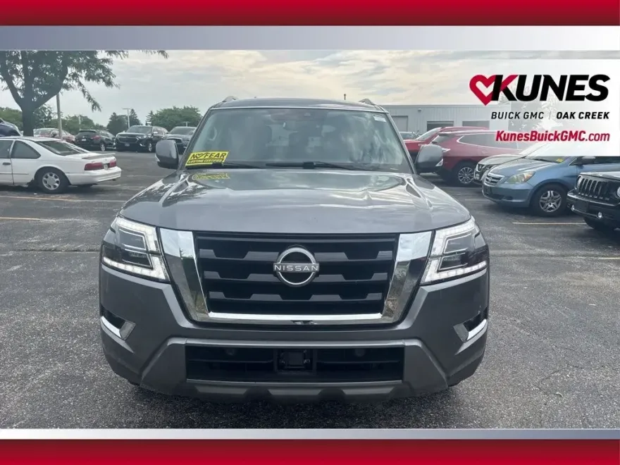 2023 Nissan Armada SV photo 1