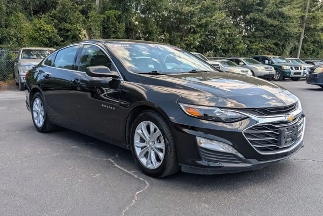 2023 Chevrolet Malibu 1LT photo 1