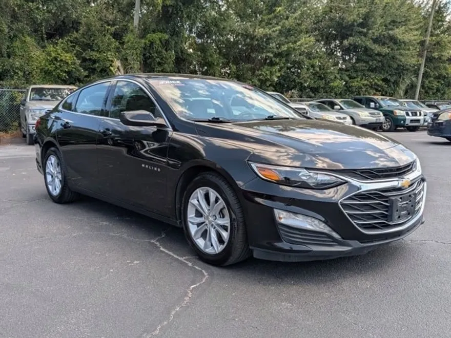 2023 Chevrolet Malibu 1LT photo 1