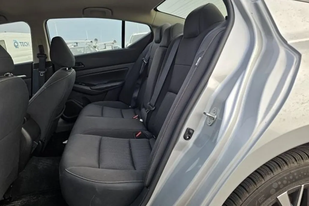 2023 Nissan Altima 2.5 SV photo 1