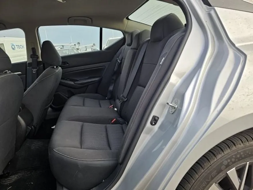 2023 Nissan Altima 2.5 SV photo 1