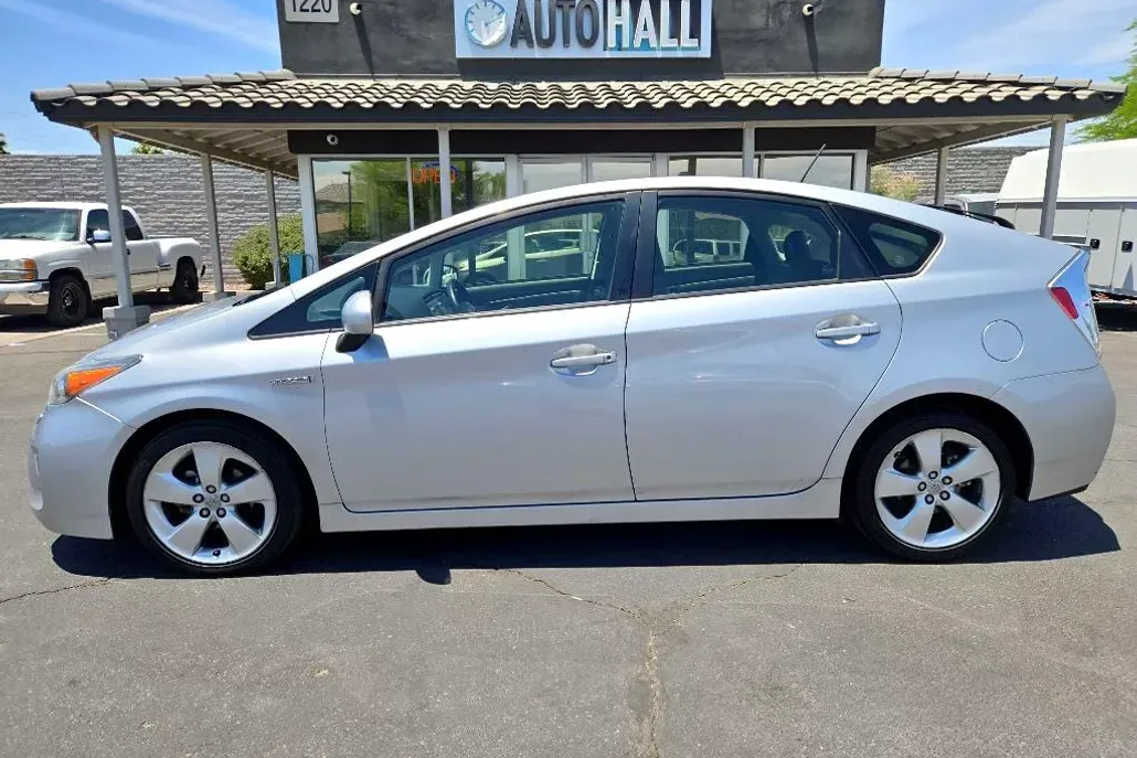 2012 Toyota Prius photo 1