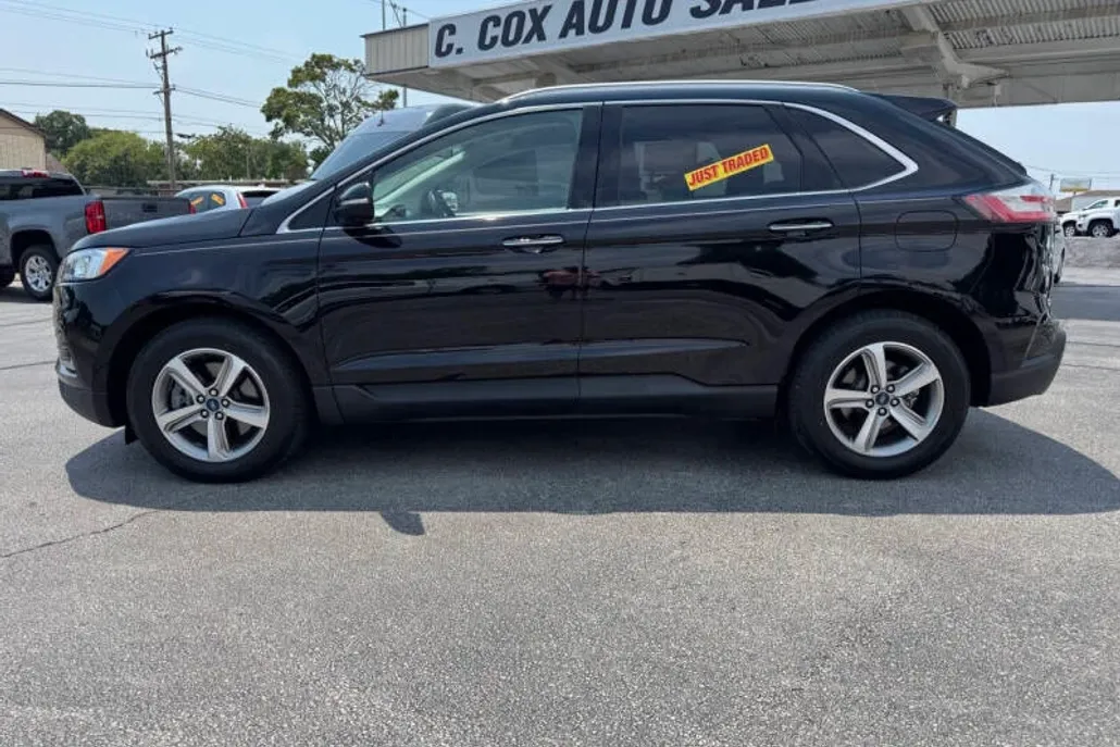 2019 Ford Edge Titanium photo 1